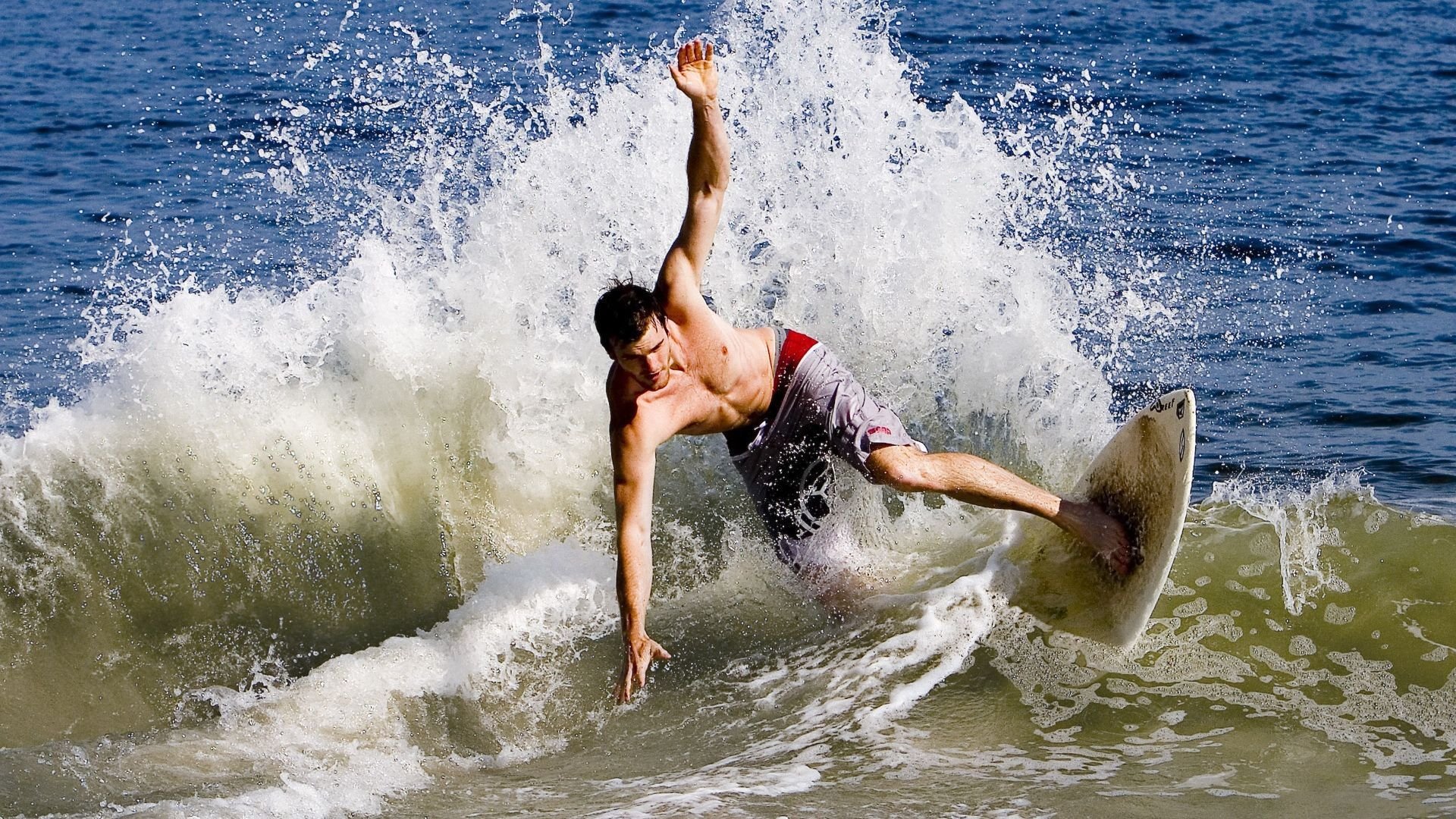 开云体育官网登入-南特保持边中连线打出有效配合  第2张